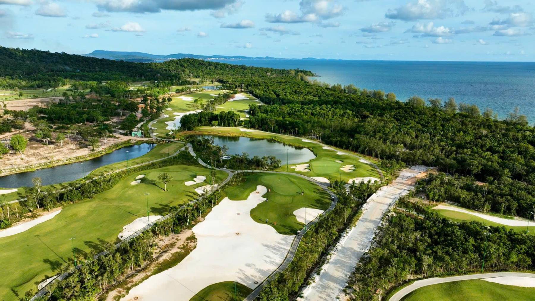 Eschuri Vung Bau Golf (Phu Quoc Island Destination)